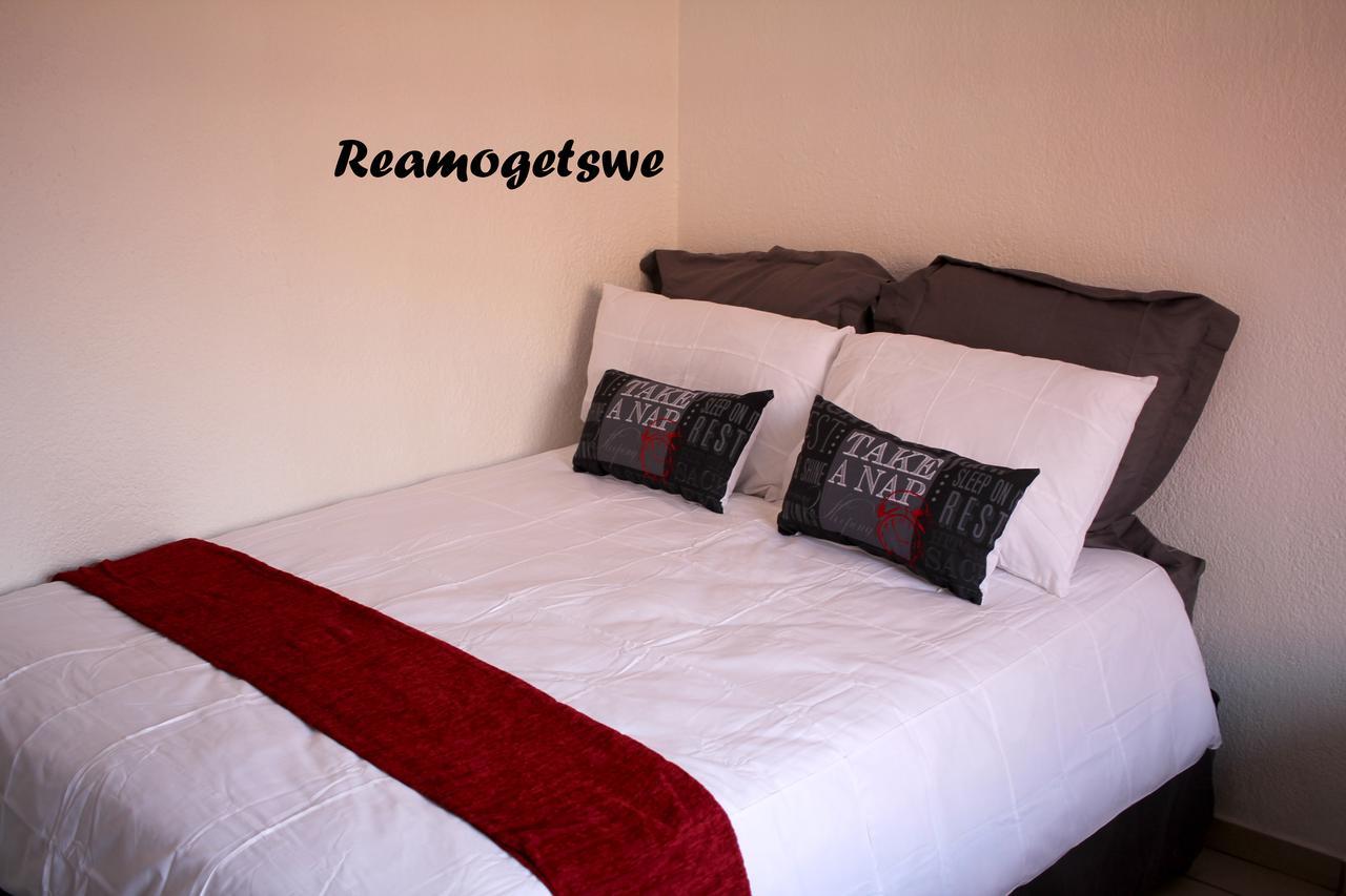 Reamogetswe Bed And Breakfast Rustenburg Esterno foto